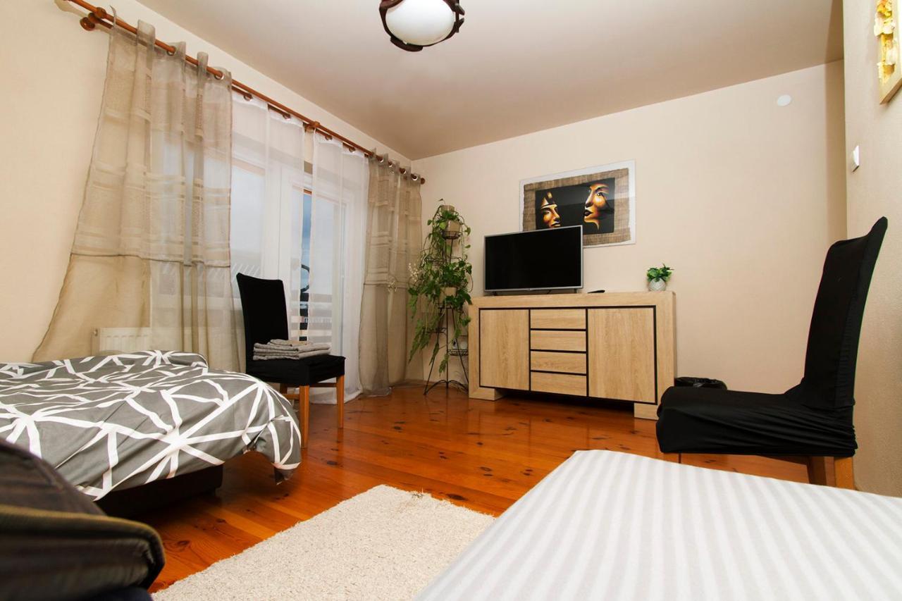 Azylw25 Aparthotel Starachowice Buitenkant foto